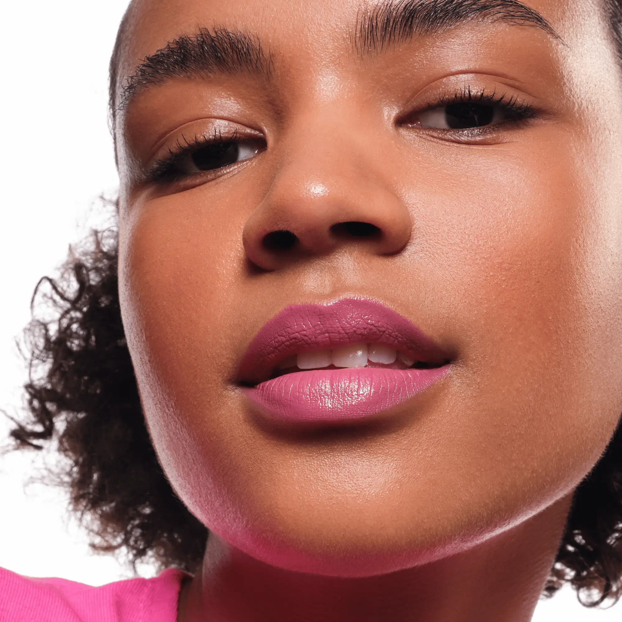 Satin Glow Luminous Shine Lipstick 04 Let´s Get Mauvin - Image 5