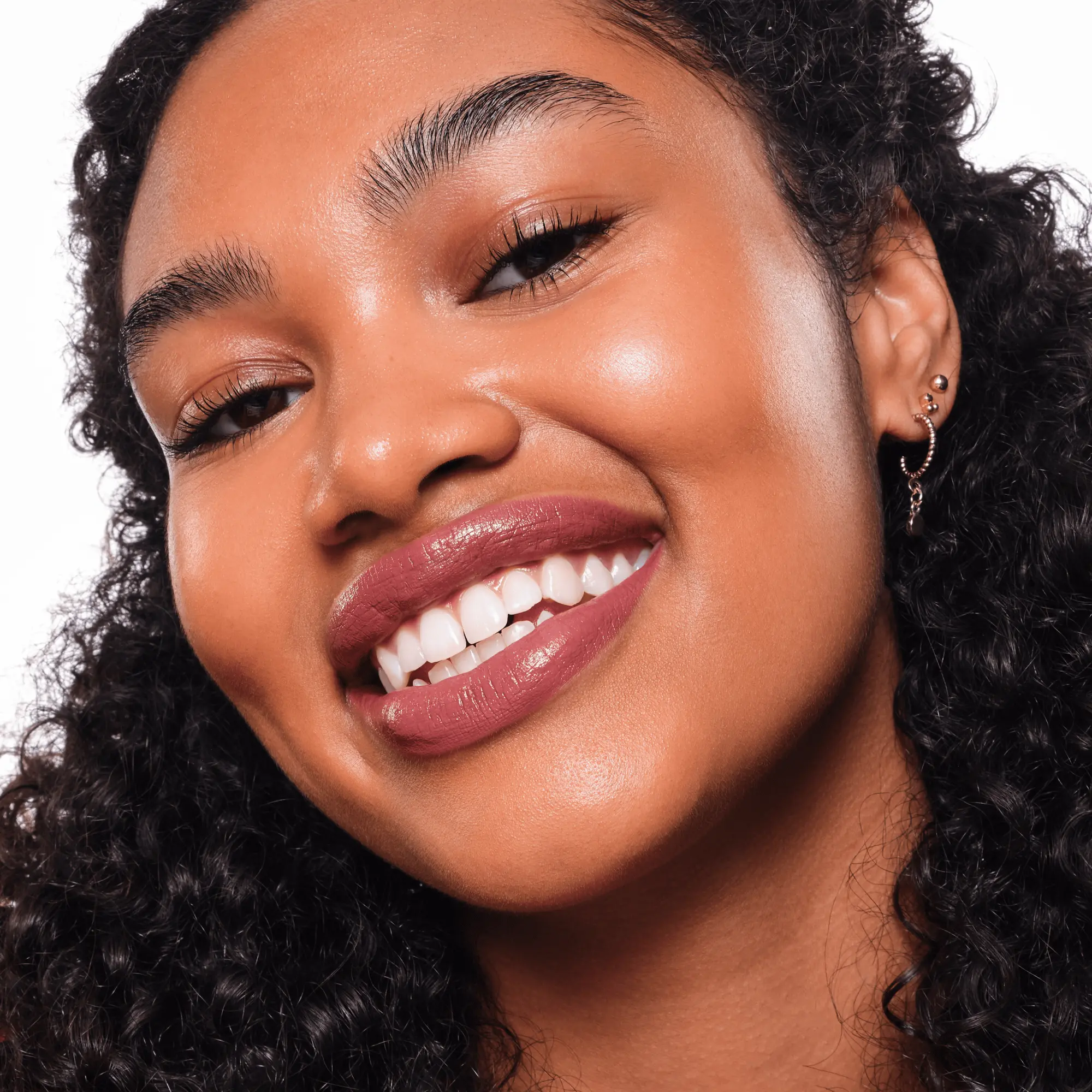 Satin Glow Luminous Shine Lipstick 05 Chai There! - Image 5