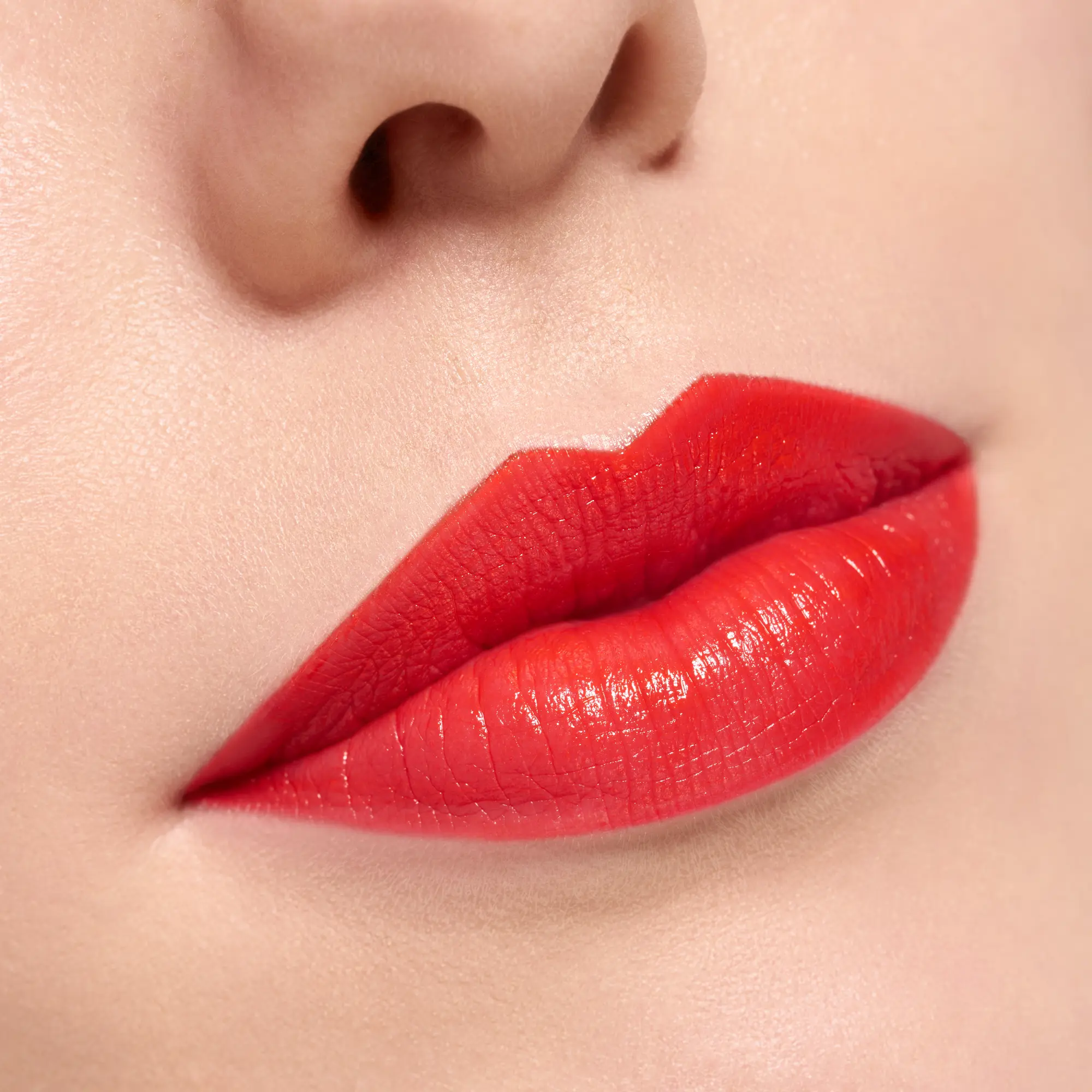 Satin Glow Luminous Shine Lipstick 07 Coral It A Day - Image 3