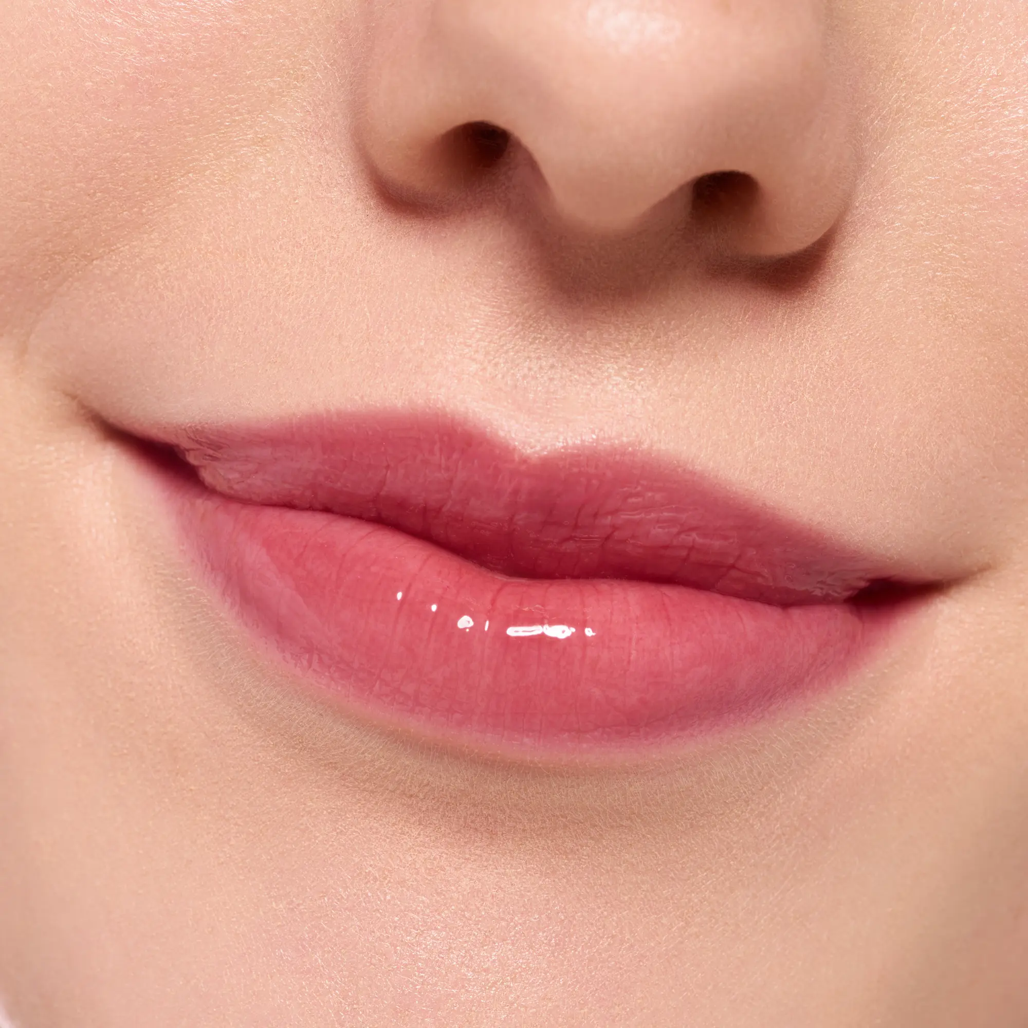 The Super Peptide Glossy Lip Treatment 06 Plumfection! - Image 2