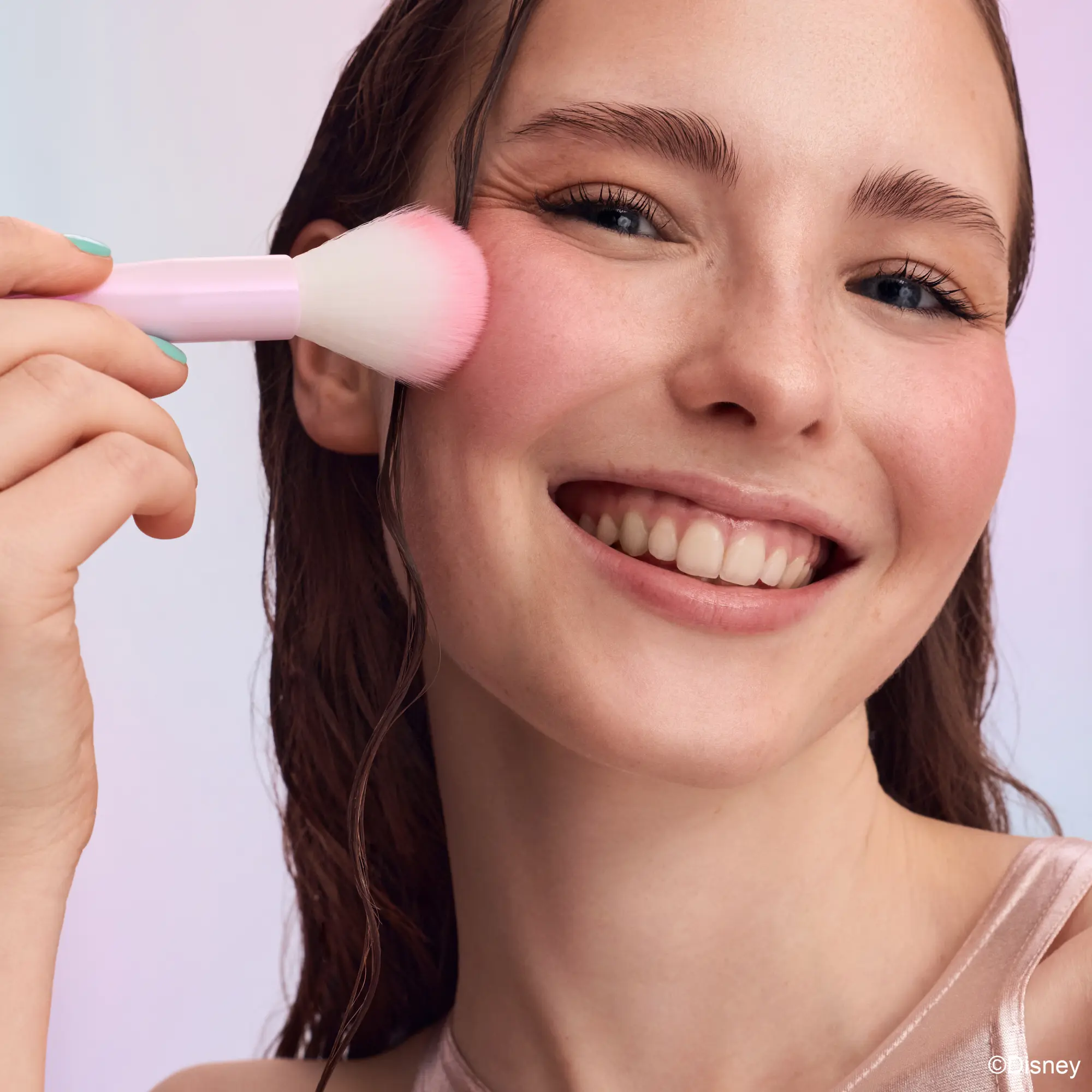 X Disney The Little Mermaid Blush & Highlighter Brush Makin' Waves - Image 2