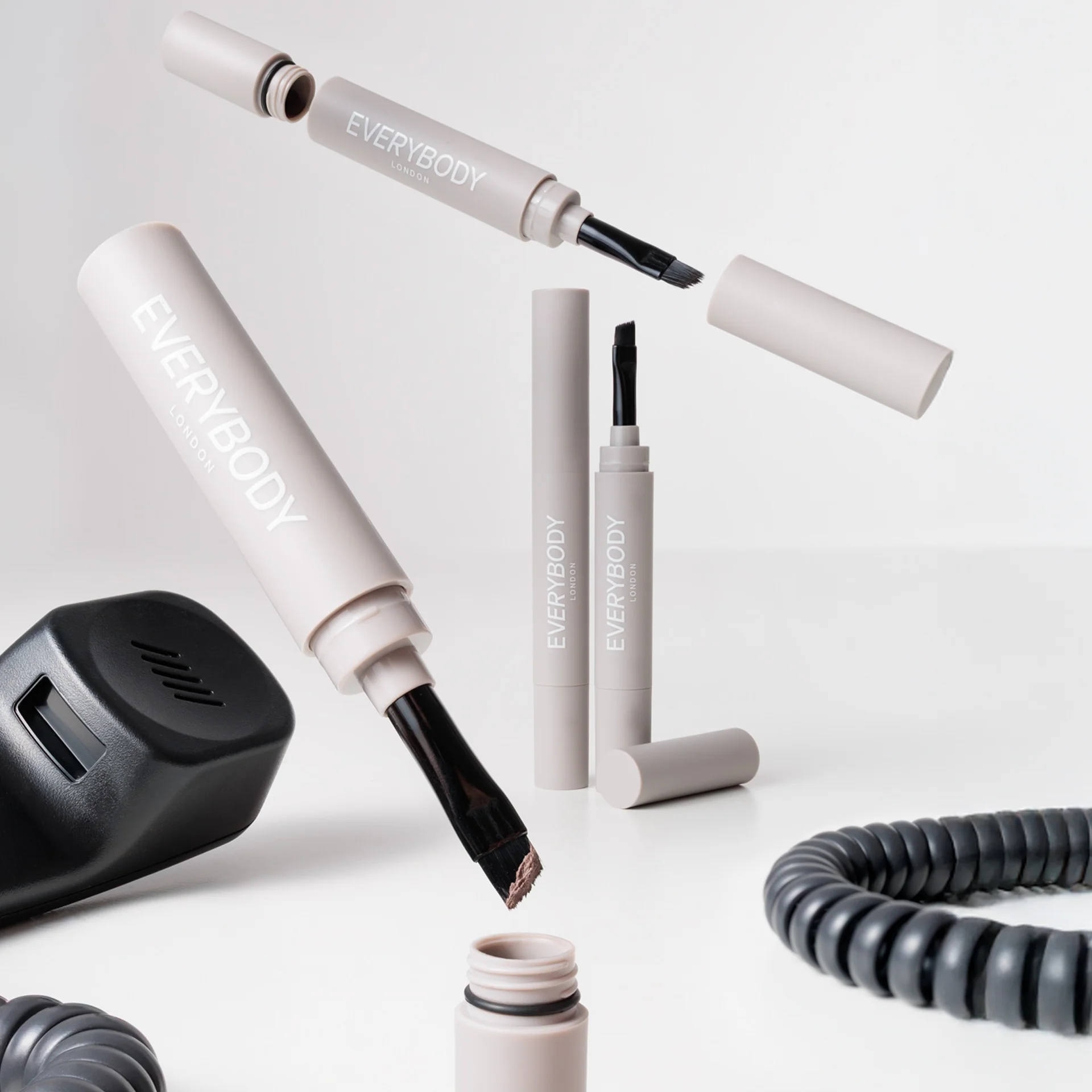 Brow Pomade with Brush - Image 4