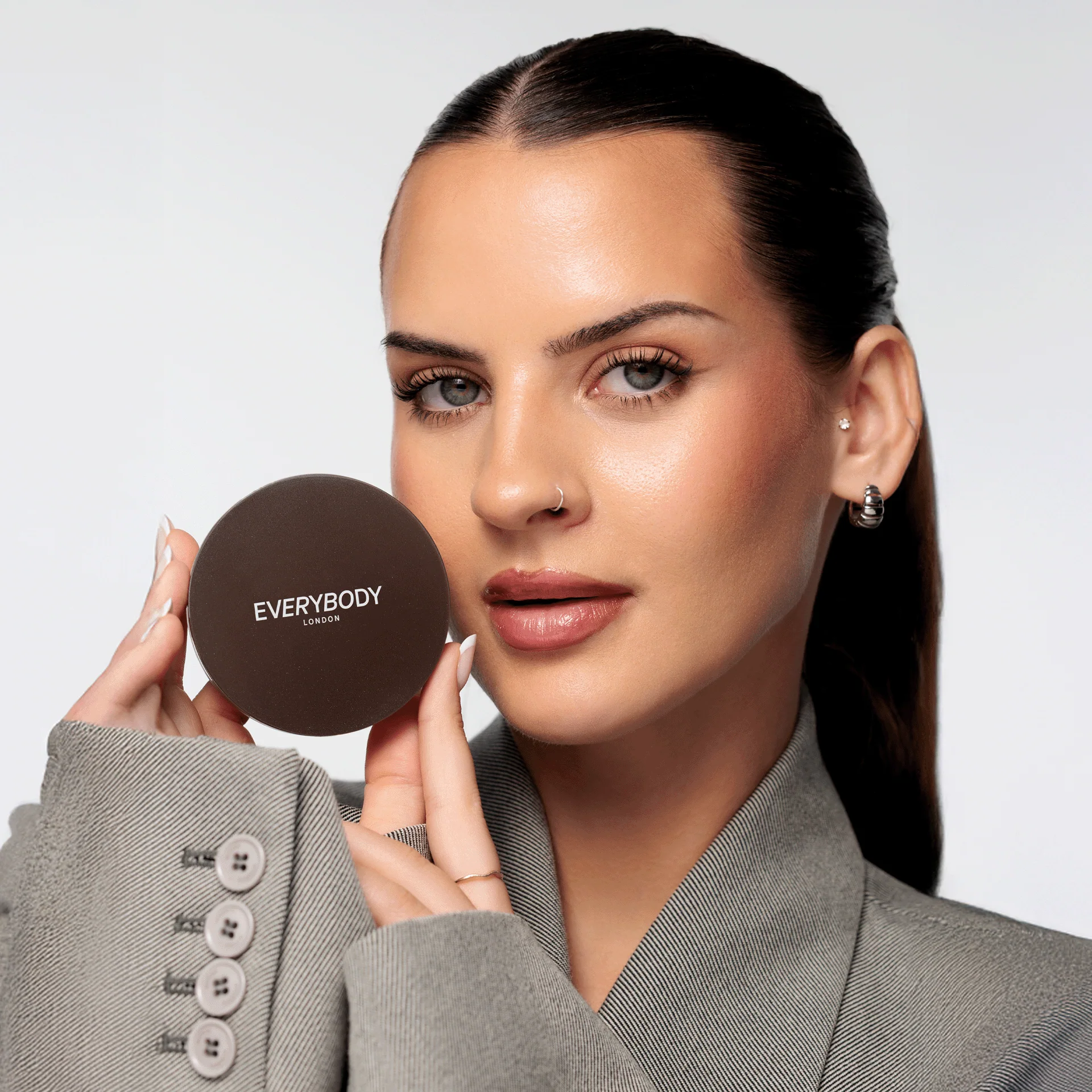 Soft Satin Loose Powder - Image 2