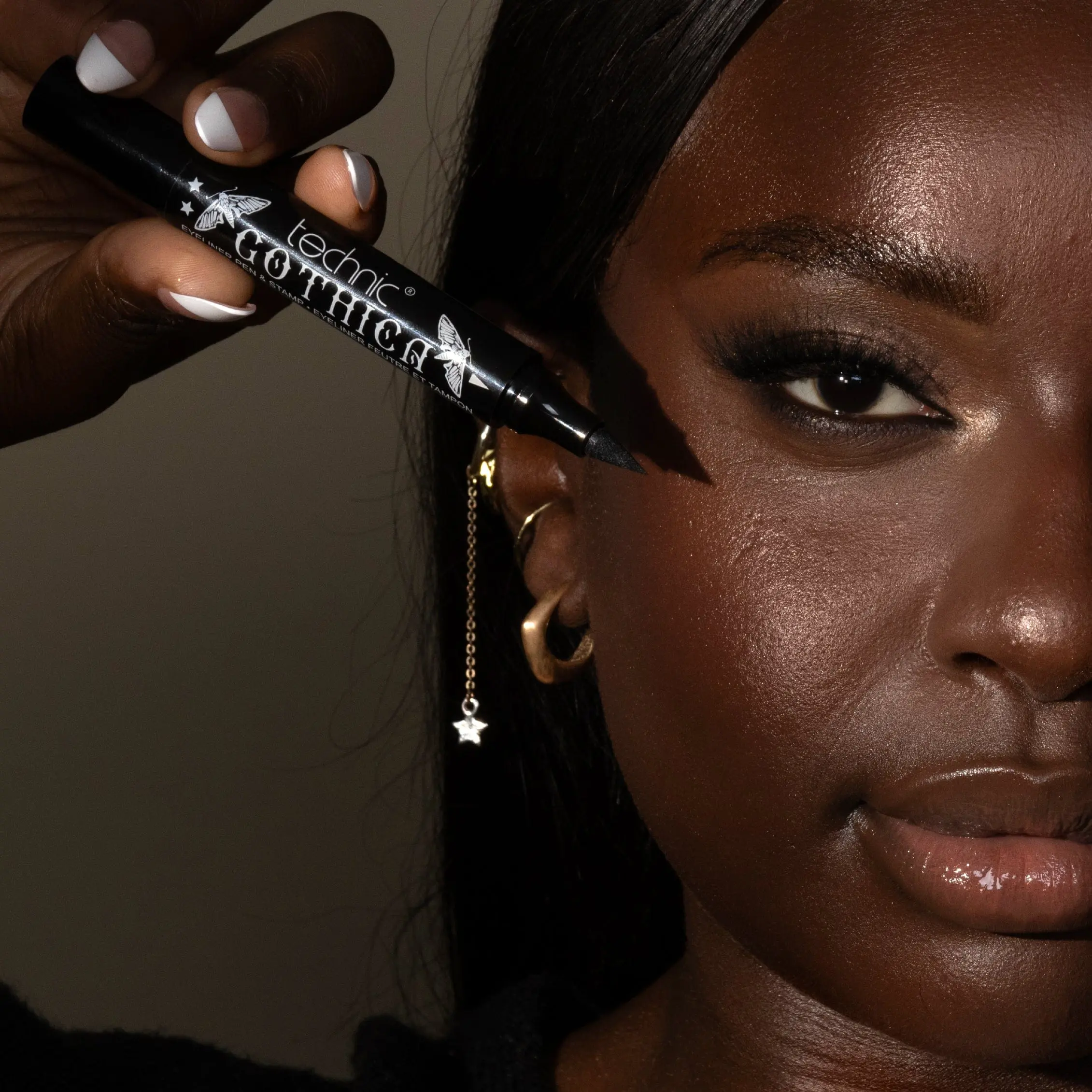 Gothica Eyeliner Pen & Star Stamp - Image 3