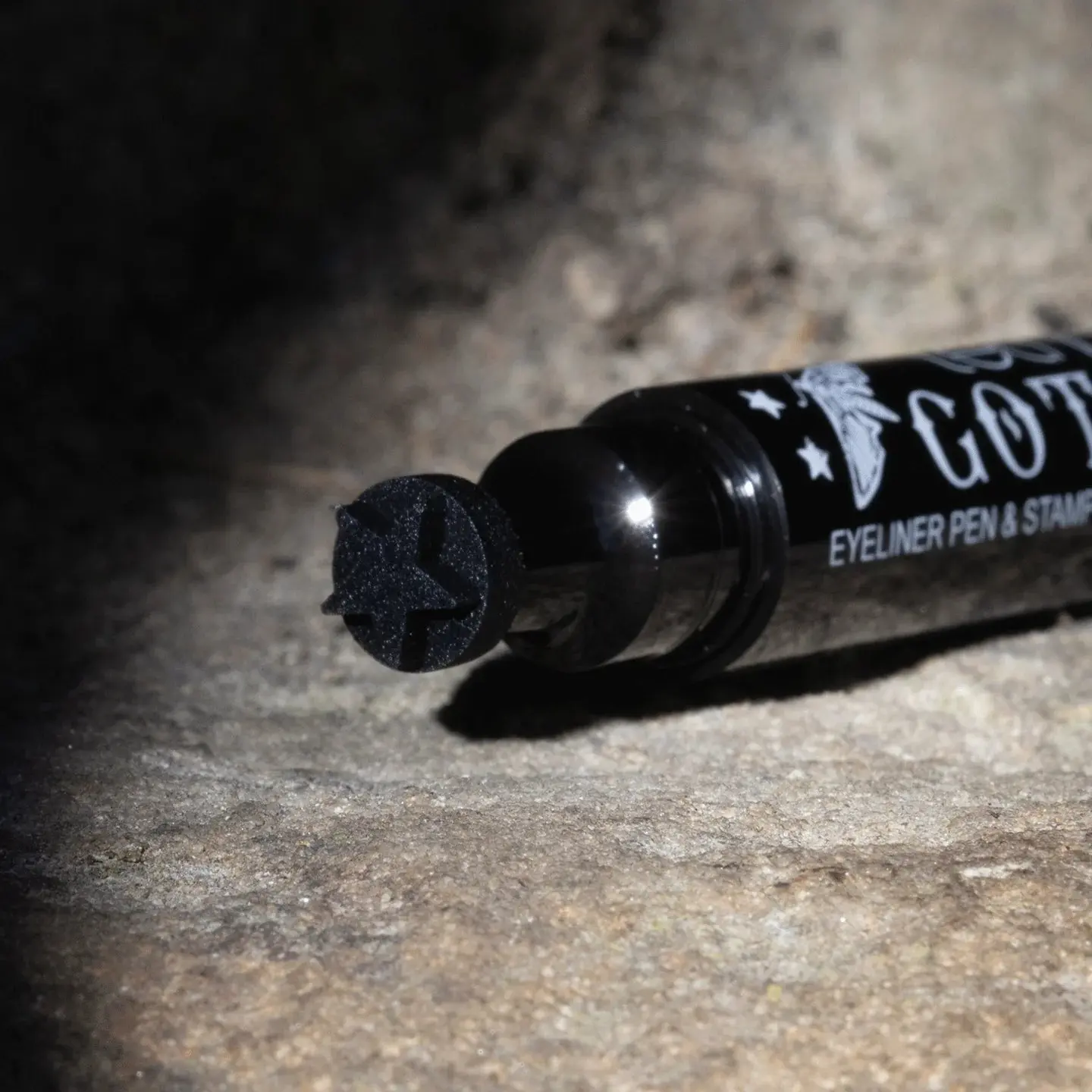 Gothica Eyeliner Pen & Star Stamp - Image 4