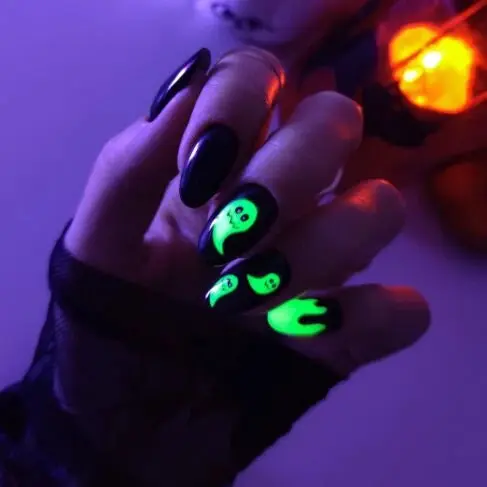 UV Gel Polish 441 Ghost White - Image 2