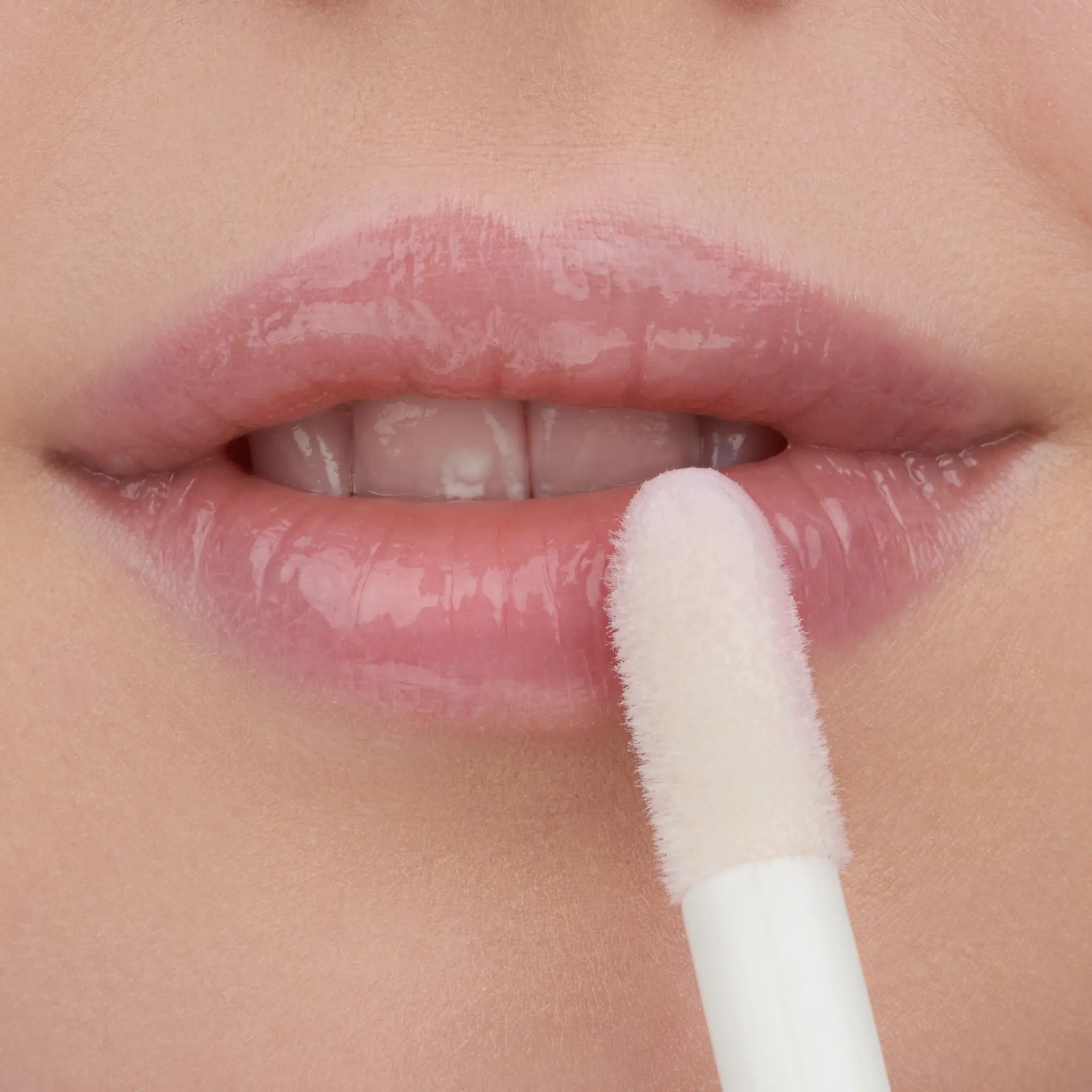 Hydra Kiss Lip Oil 01 Kiss From A Rose - Image 2