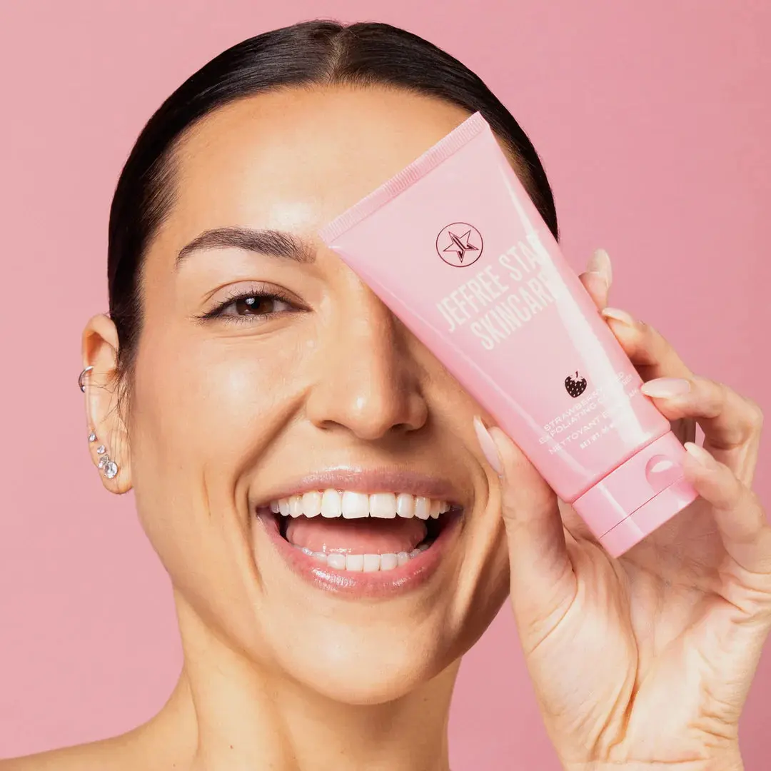 Strawberry Seed Exfoliating Cleanser - Image 4