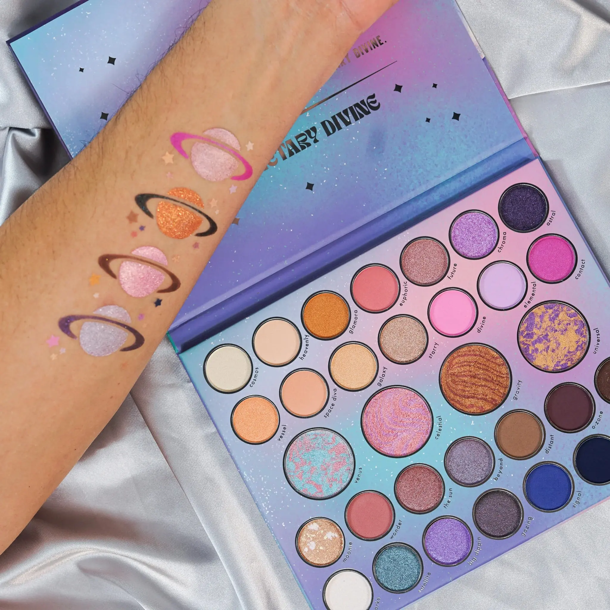 Planetary Divine 32 Shades Palette - Image 3