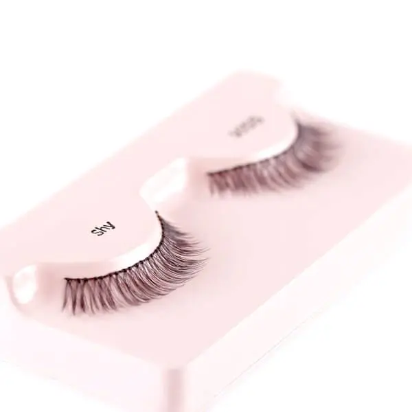 Looks So Natural Lashes Shy - Image 3