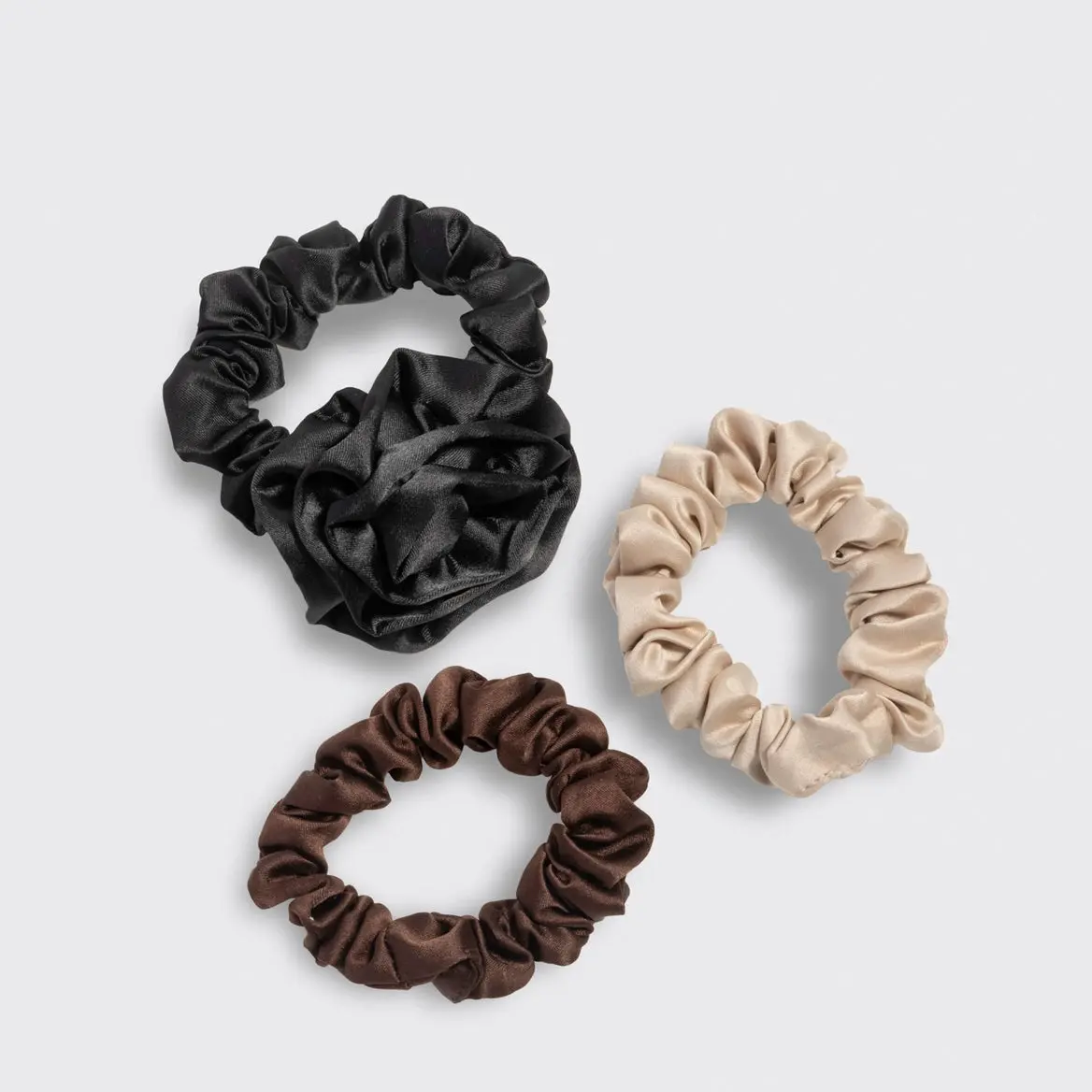 Ruched Satin Scrunchies Set Black - Image 4