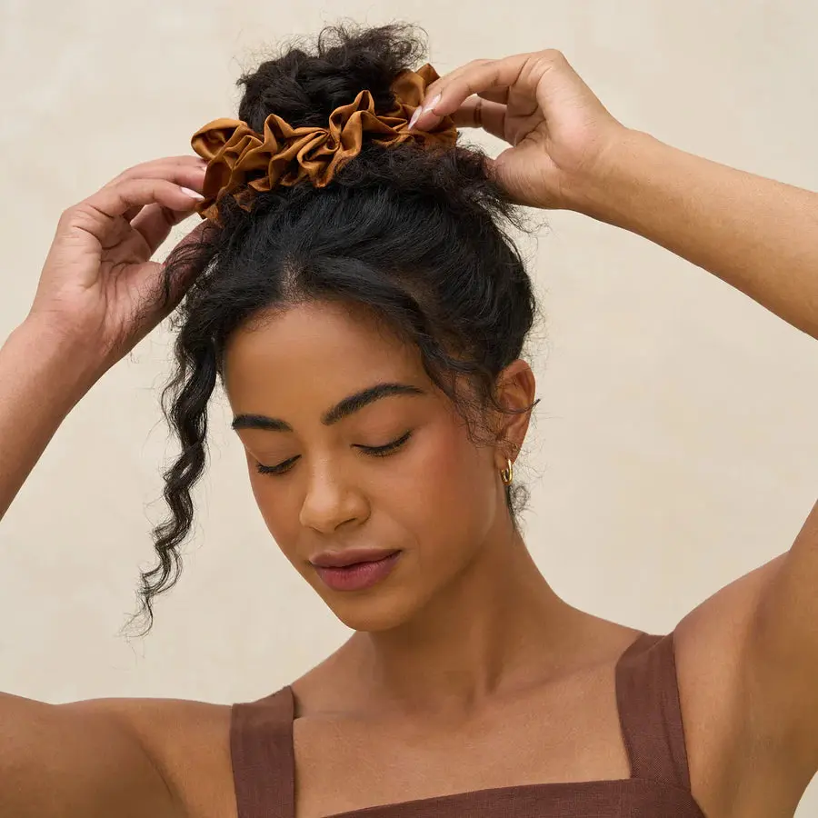 Ruffle Scrunchie Camel - Image 4