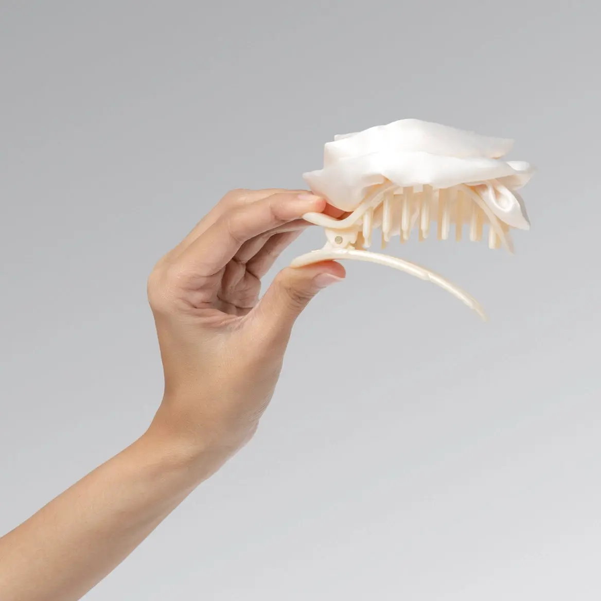 Satin Rosette Flat Cloud Clip Cream - Image 3