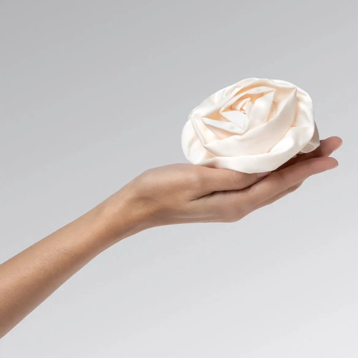 Satin Rosette Flat Cloud Clip Cream - Image 4