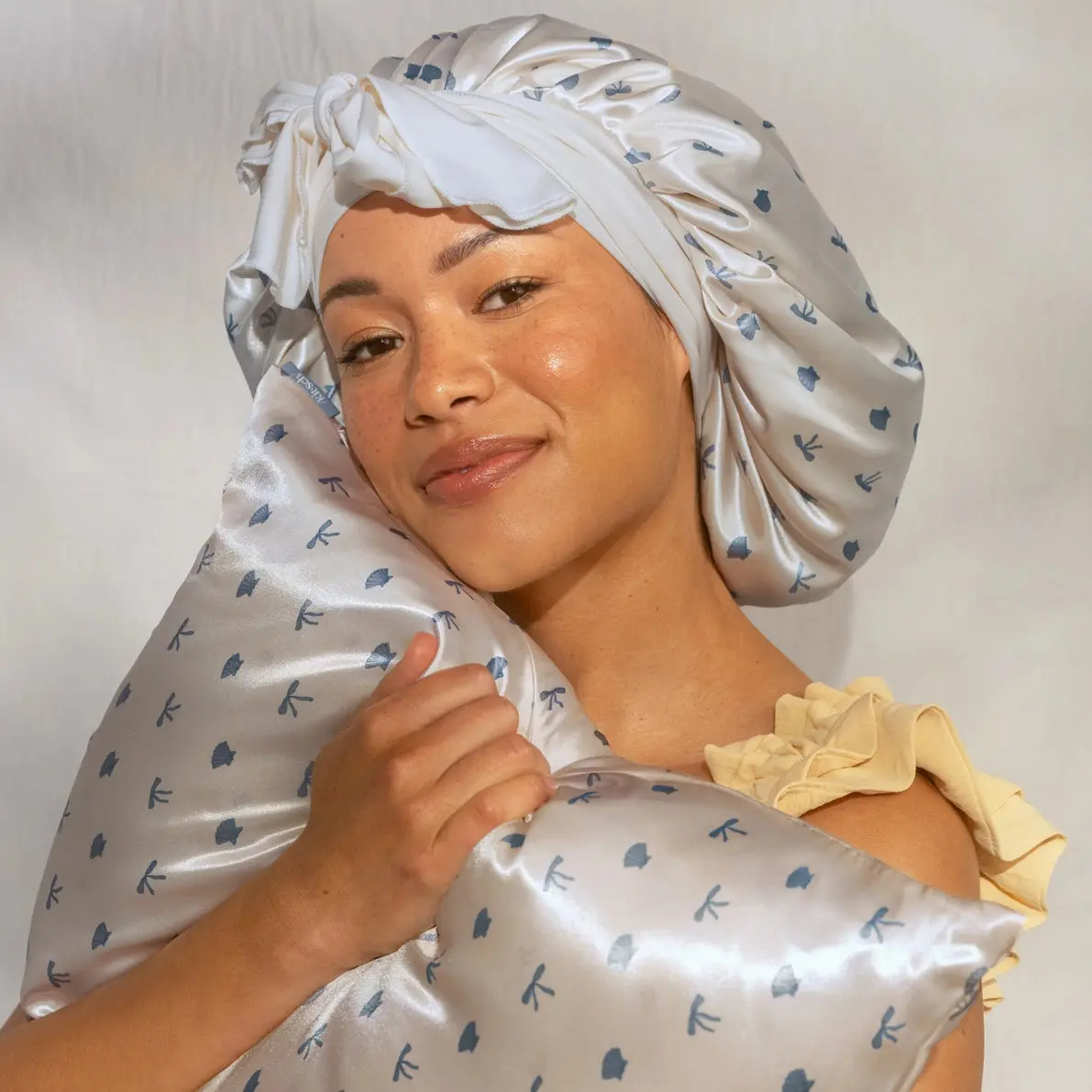 Standard Satin Pillowcase Pearlized Cream & Coastal Blue - Image 3