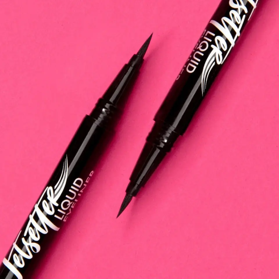 Jetsetter Liquid Eyeliner Black - Image 4