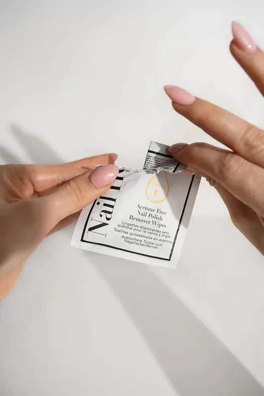 Acetone Free Nail Polish Remover Wipes - Image 3