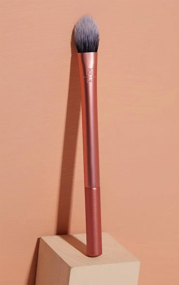 Brightening Concealer Brush - Image 2