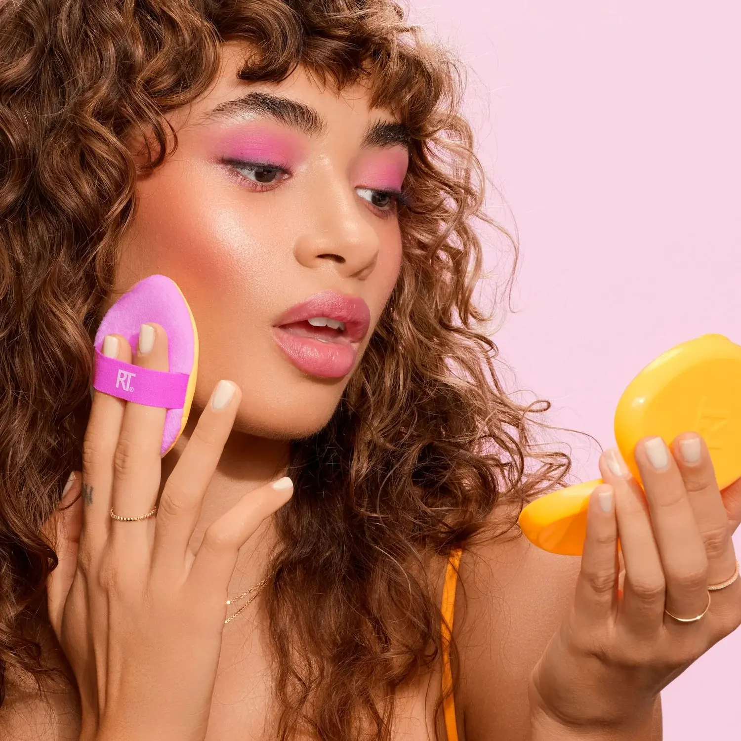 Miracle 2 In 1 Powder Puff & Case - Image 3