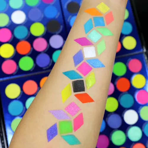 City of Neon Lights 24 Vibrant Pigment & Eyeshadow Palette - Image 3