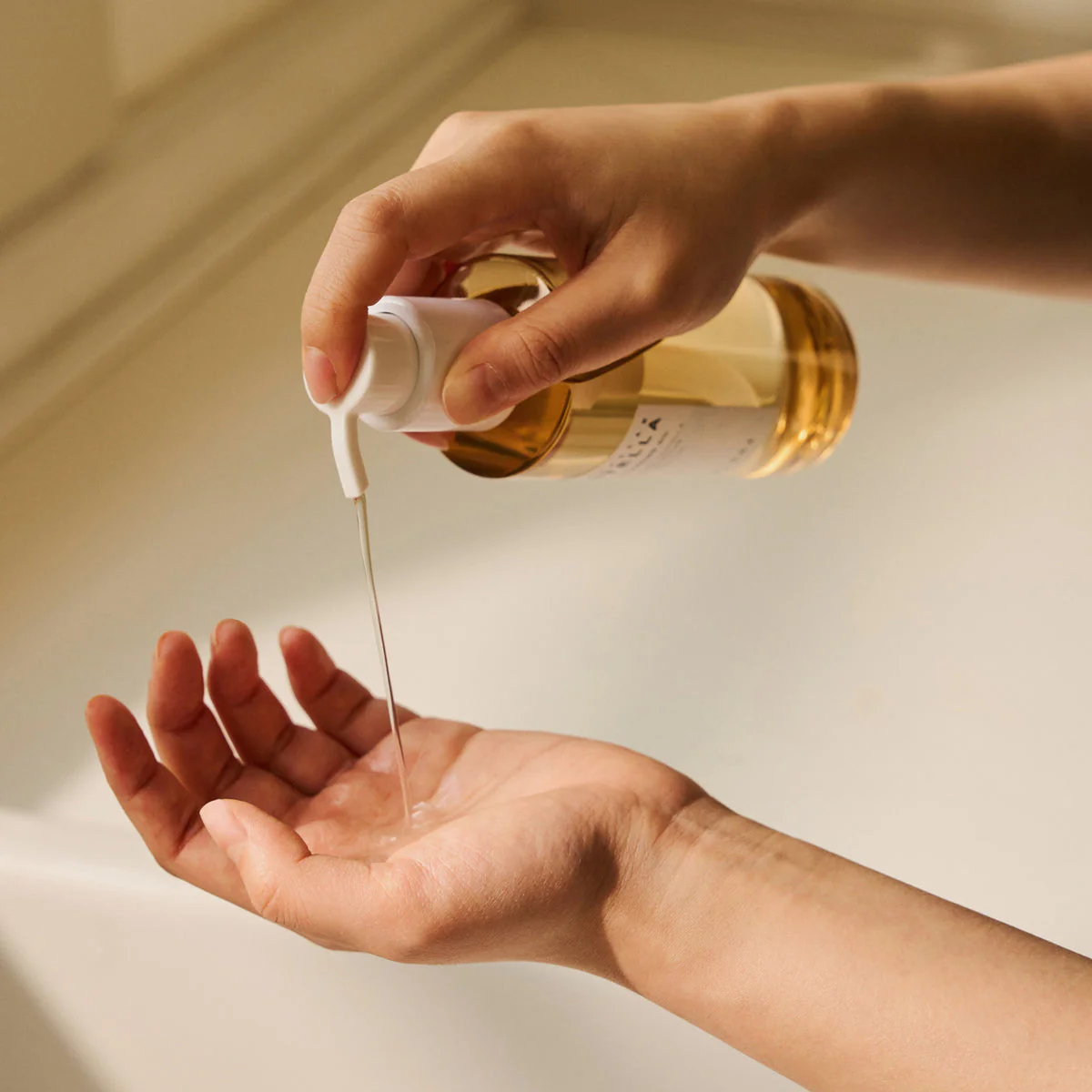 Madagascar Centella Light Cleansing Oil 30 ml. - Image 2