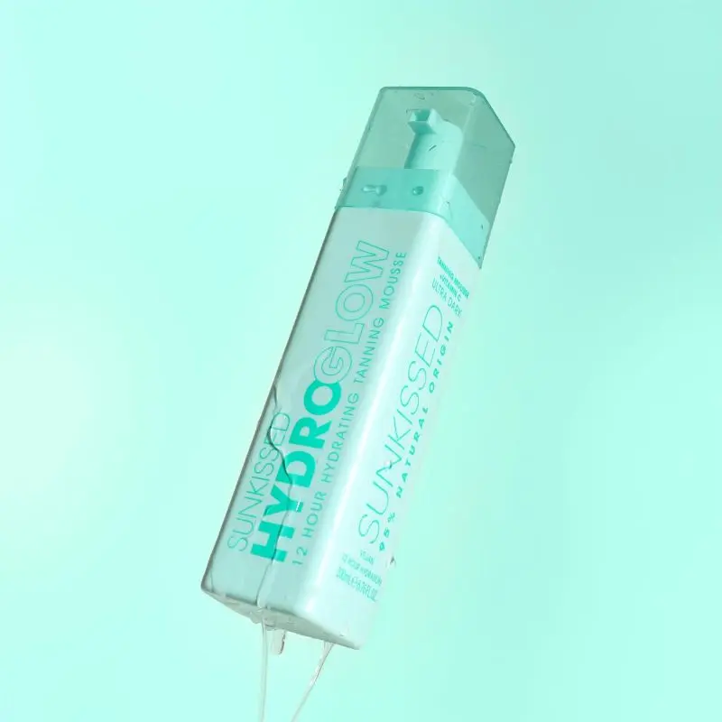 HydroGlow Ultra Dark Mousse - Image 2