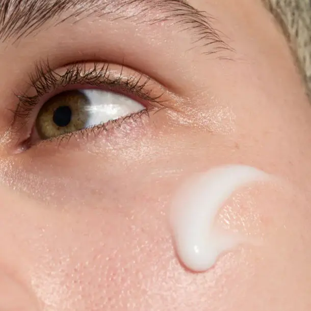 Hydrating Milky Cleanser 50 ml. - Image 2