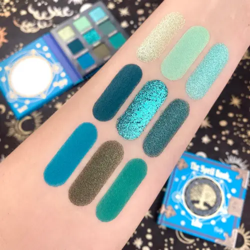 The Spell Book Smooth and Blendable Eyeshadow Palette Love - Image 2