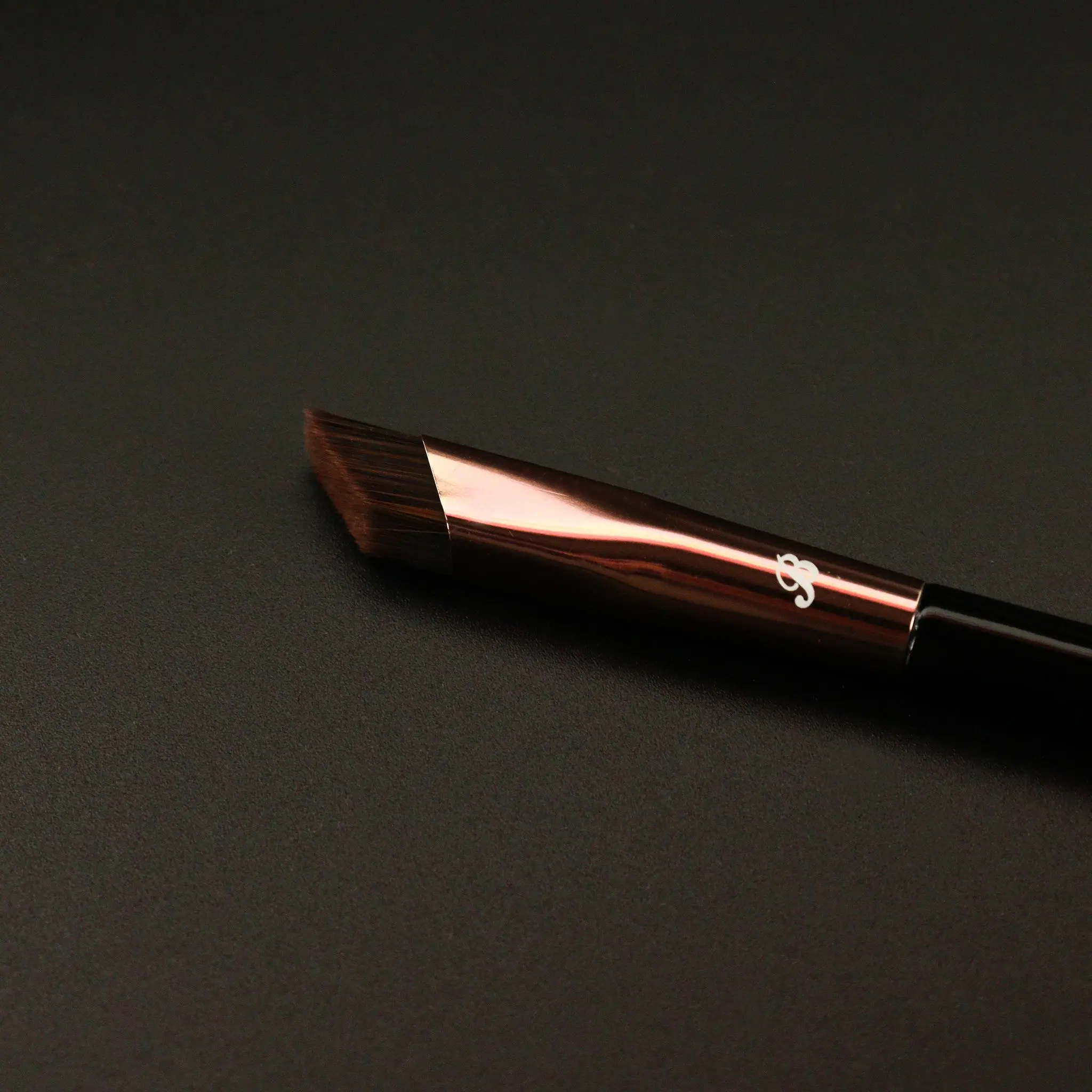 UP42 Square Angled Brow Brush - Image 4