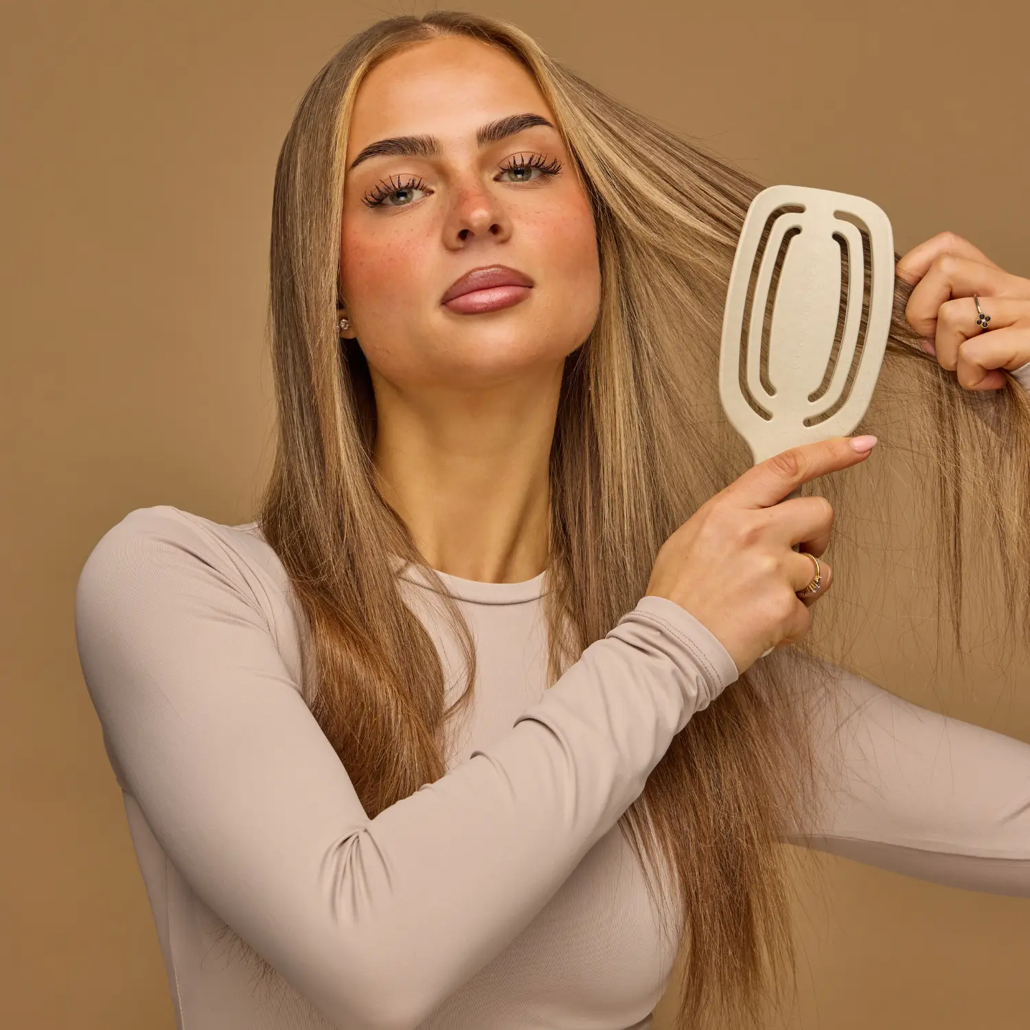 Daily Detangle Brush - Image 2