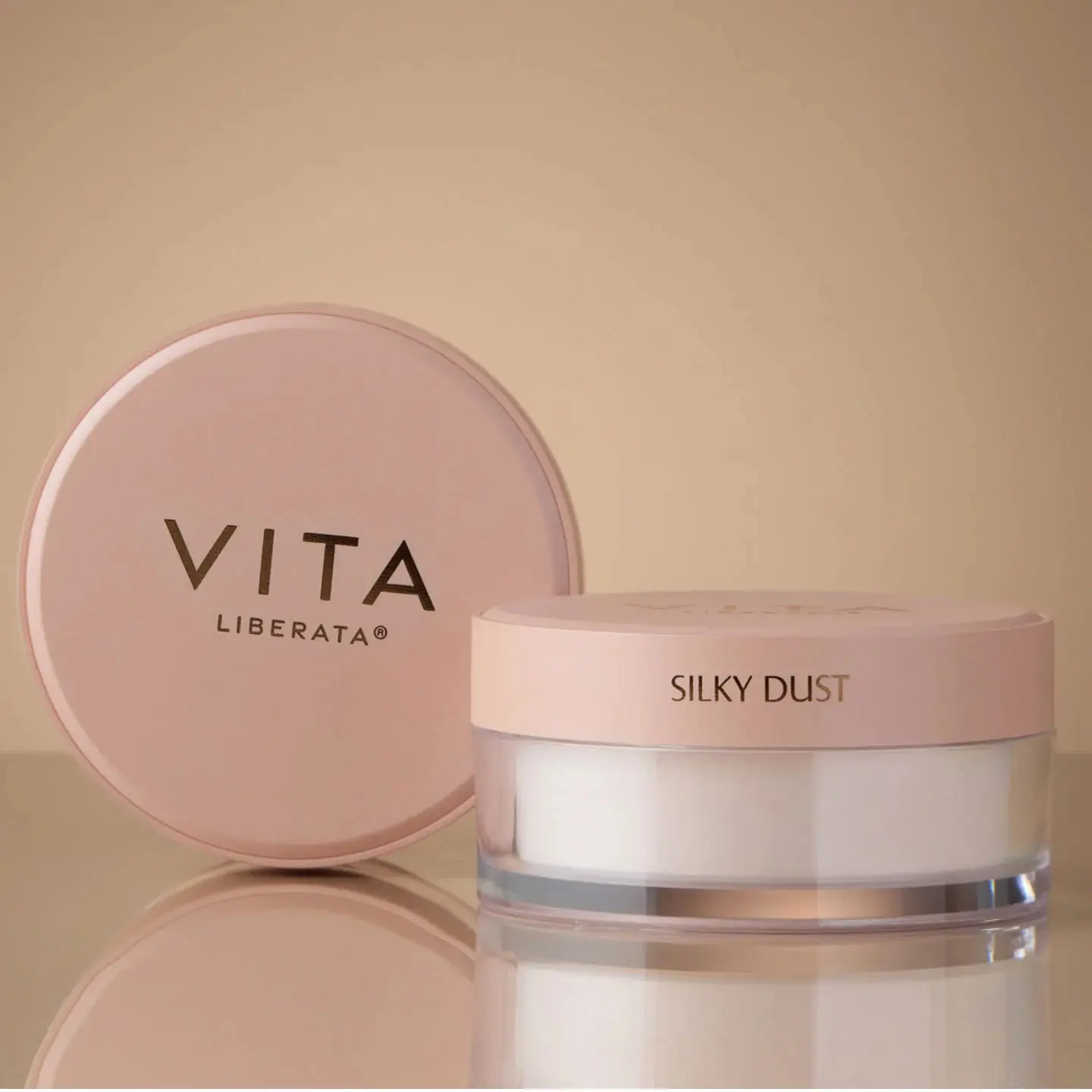 The Silky Dust Apres Tan Drying Powder Invisible - Image 5